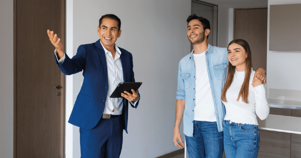 familia atendida por asesor remax accion peru
